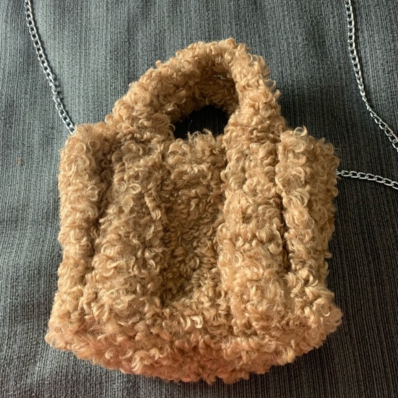 Urban Outfitters Serena Teddy Faux Fur Mini Tote Crossbody Bag with Chain Tan - Picture 7 of 14
